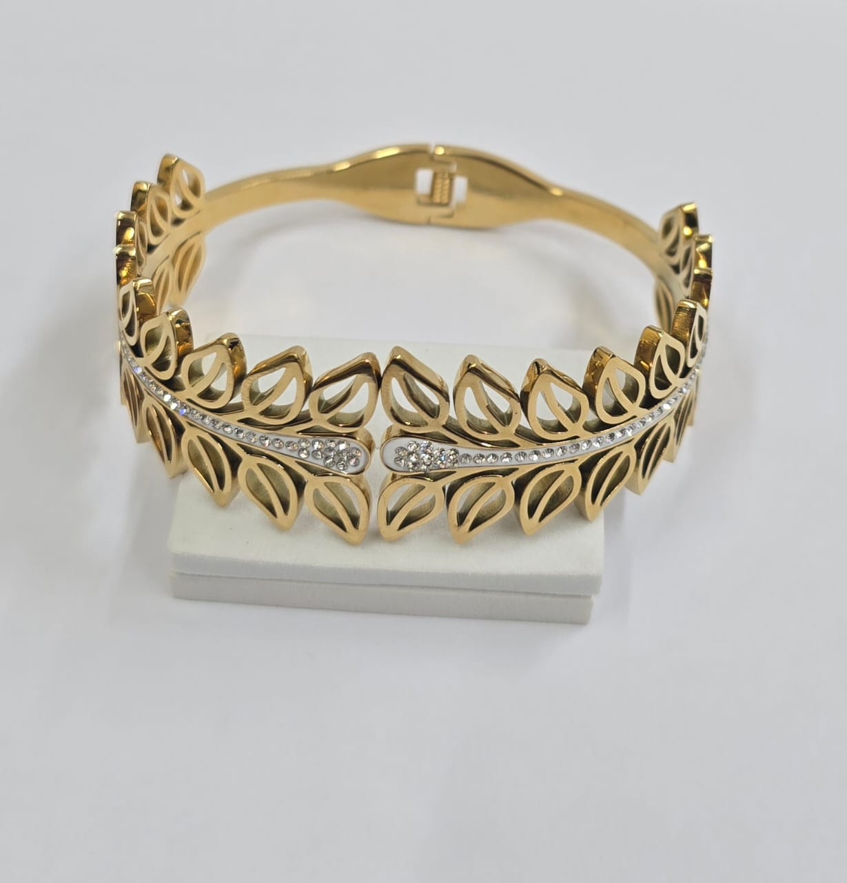 How to Style Bracelets for Every Outfit